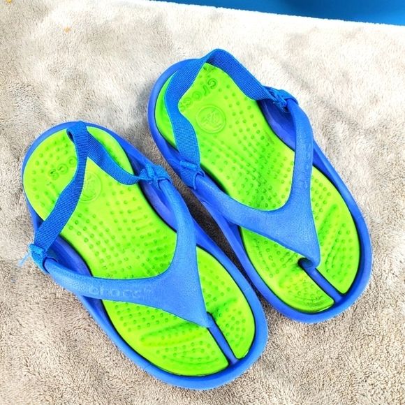 CROCS toddler green and blue sandals 6/7 - Picture 1 of 11